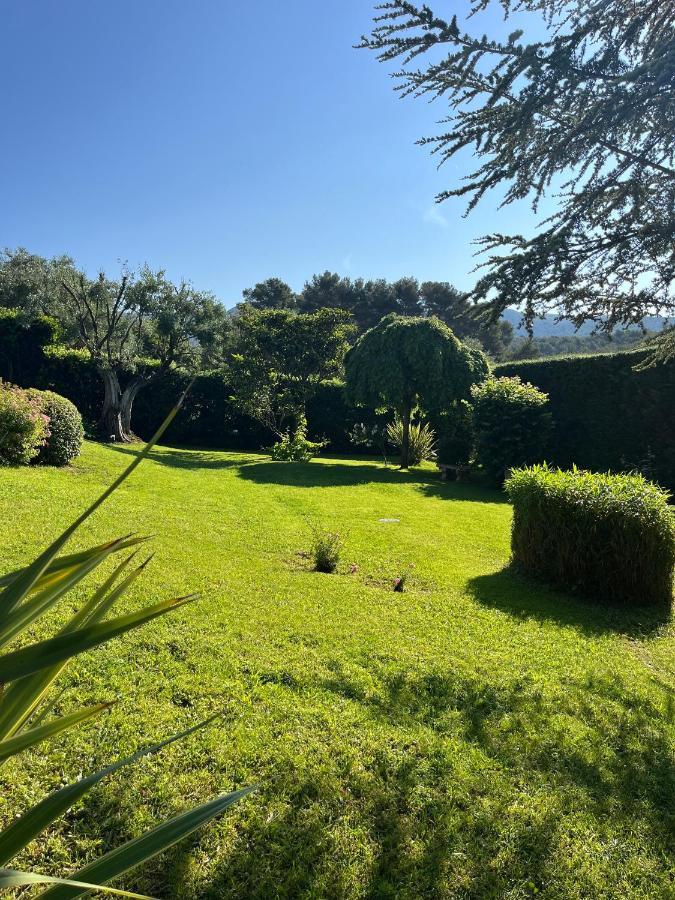 Le Clos Serein Le Beausset Exterior foto