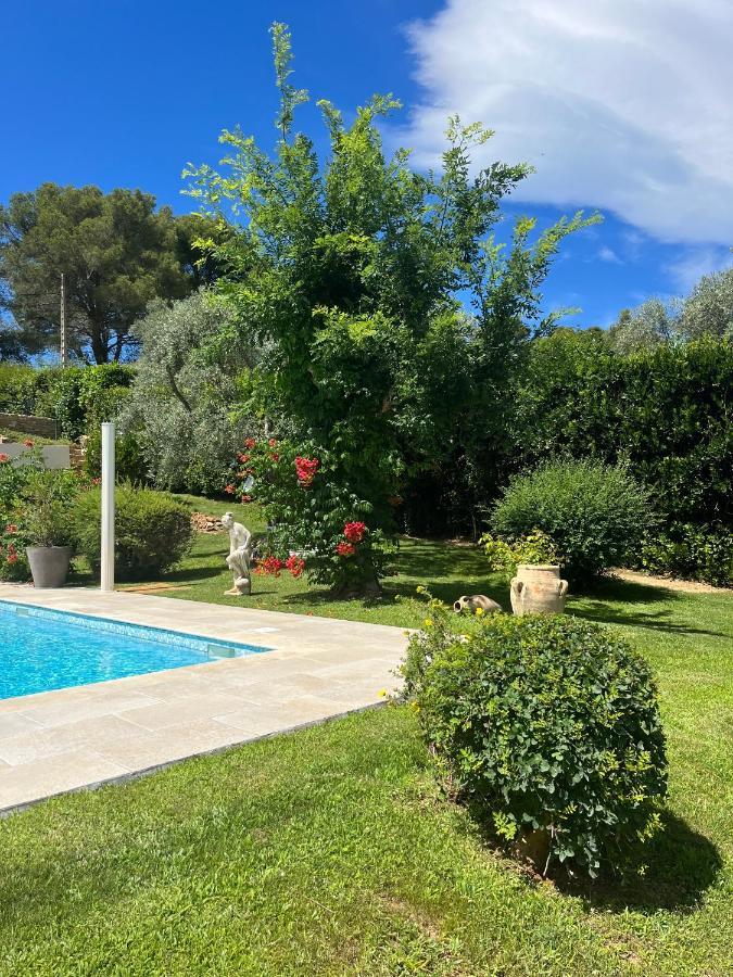 Le Clos Serein Le Beausset Exterior foto