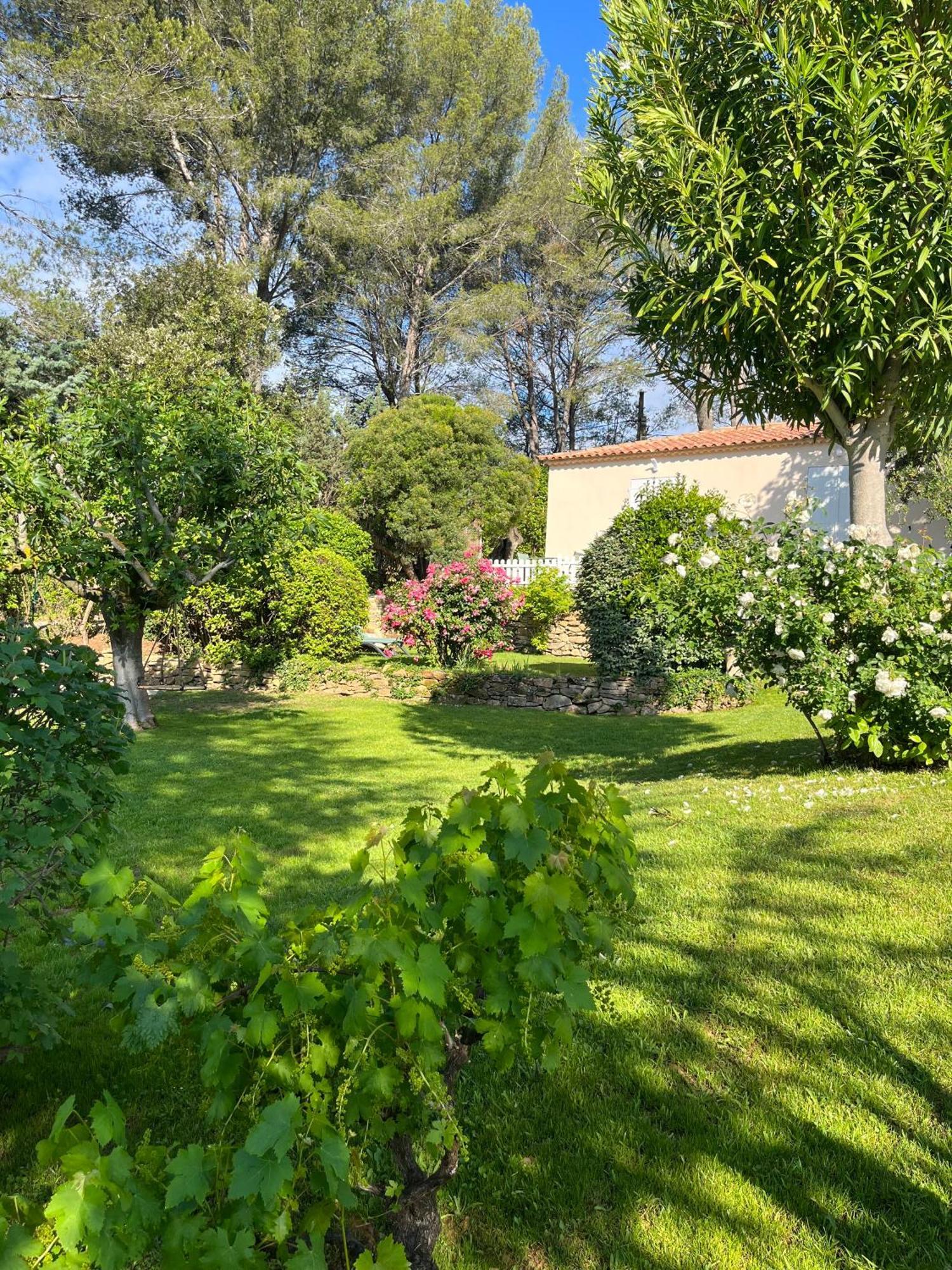 Le Clos Serein Le Beausset Exterior foto